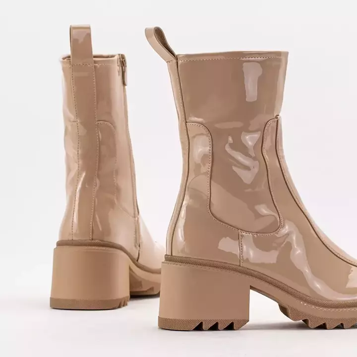 OUTLET Beige Damenstiefel auf einem breiten Pfosten Grifis - Schuhe