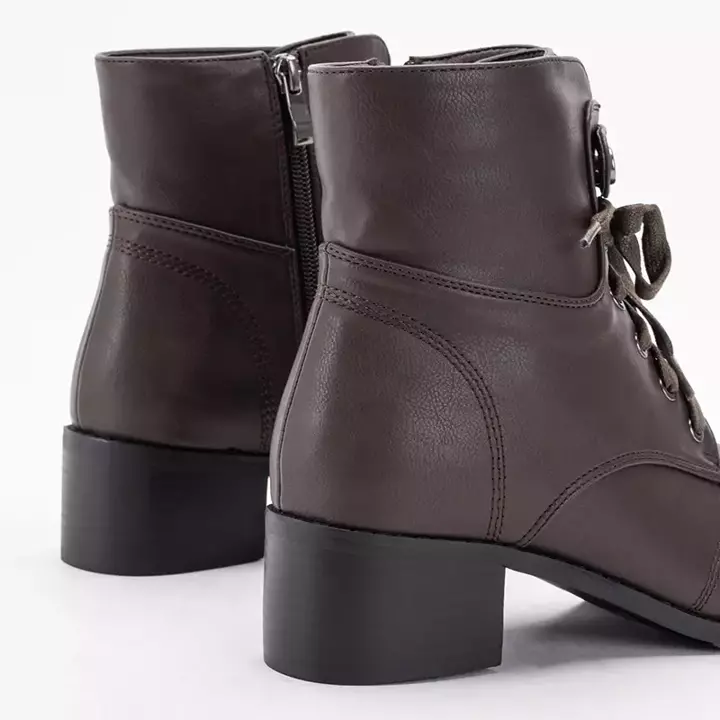 OUTLET Dunkelbraune Damenstiefelette mit flachen Absätzen Rinta - Schuhe