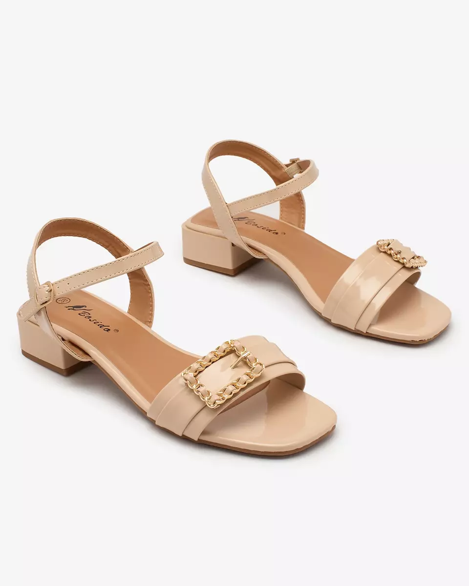 Royalfashion Beige Damen-Sandalen mit goldener Schnalle Diva Bella