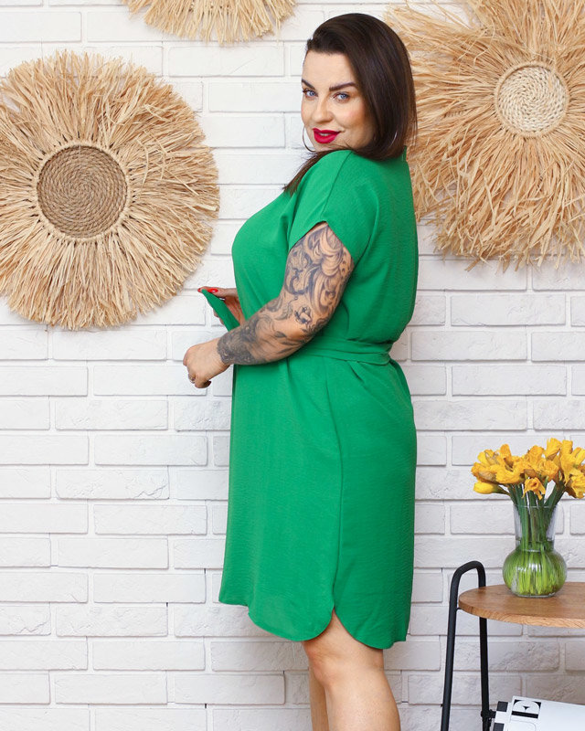 Grünes Damenkleid in PLUS SIZE - Kleidung