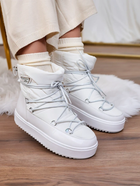 Royalfashion Damen-Schlupfstiefel a'la Schneestiefel in Weiß Vevnose