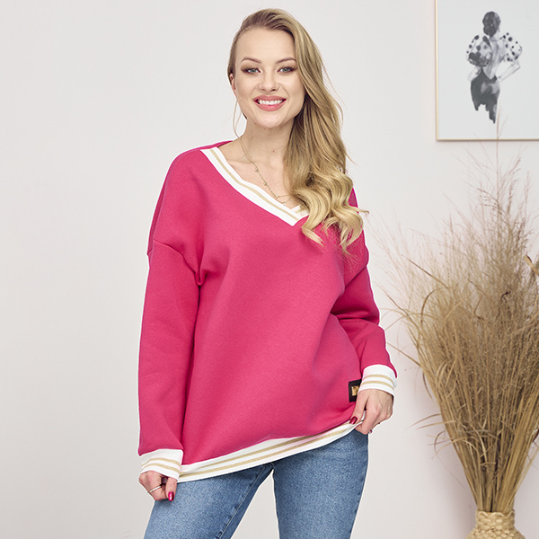 Isoliertes Damen-Sweatshirt in fuchsia- Kleidung