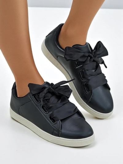 Royalfashion Damensneaker aus eco-Leder mit dekorativen Schnürsenkeln Etti