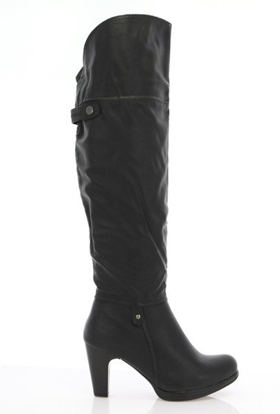 Schwarze, oberschenkelhohe Damenstiefel auf dem Yuiu Post - Footwear