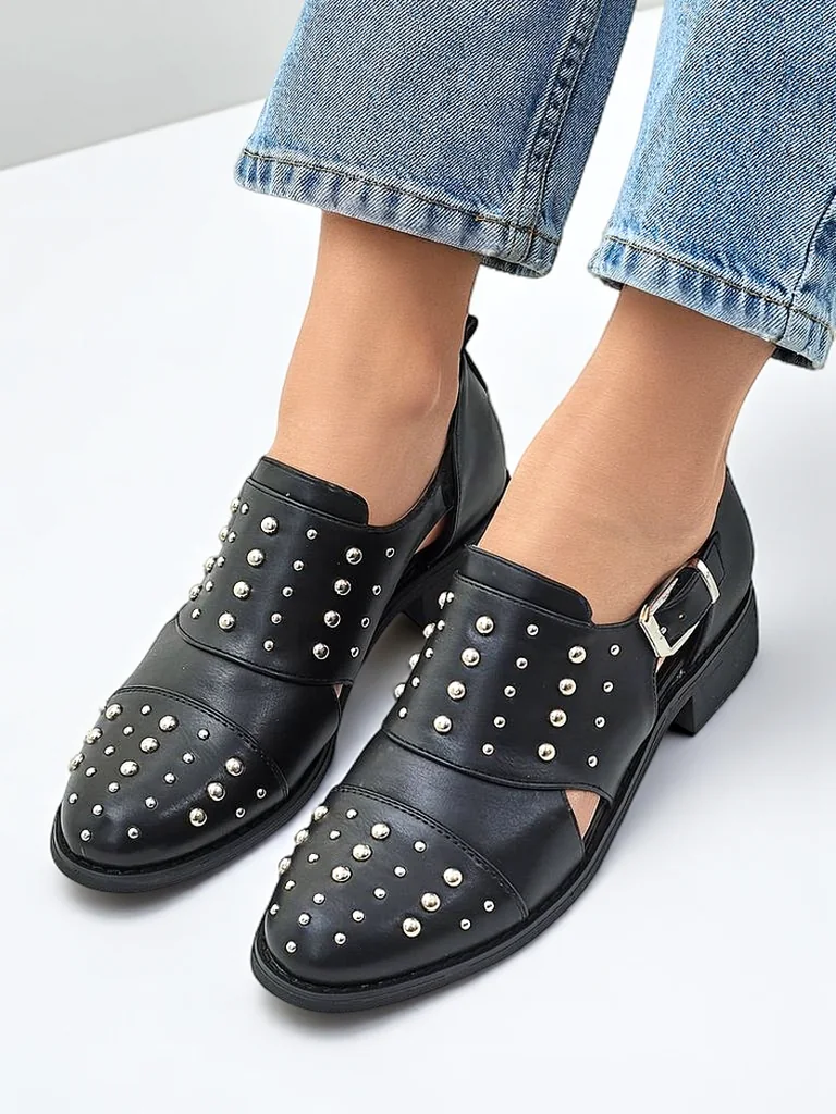 Royalfashion Damenschuhe mit Ausschnitten und Nieten Azaldoes