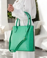 Grasgrün || dunkelgrün