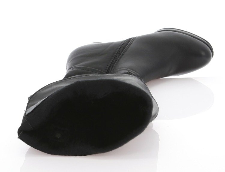 Schwarze, oberschenkelhohe Damenstiefel auf dem Yuiu Post - Footwear