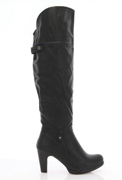 Schwarze, oberschenkelhohe Damenstiefel auf dem Yuiu Post - Footwear