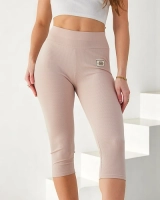 Світло-бежевий