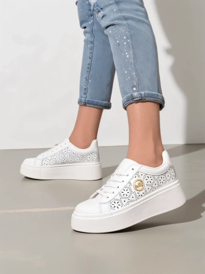 Royalfashion Damen perforierte Plateausneaker Gevinnis