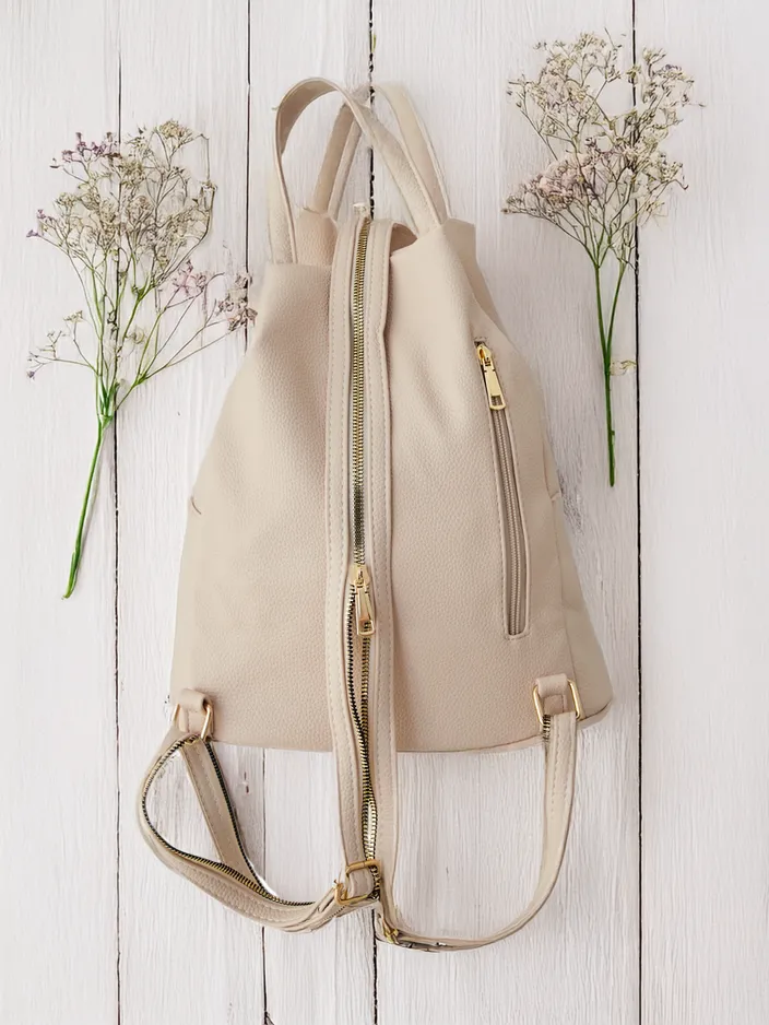 Royalfashion Kleiner Damen-Rucksack aus ökologischem Leder in Dreiecksform