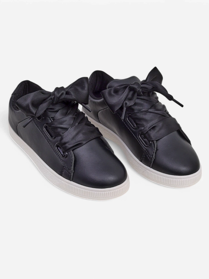 Royalfashion Damensneaker aus eco-Leder mit dekorativen Schnürsenkeln Etti