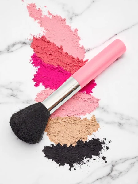Make-up-Pinsel zum Auftragen von Puder