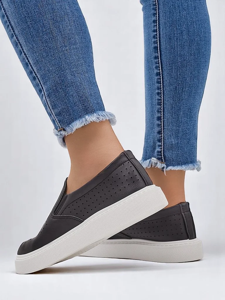 Royalfashion Damen perforierte Slipper Emillia