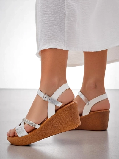 Royalfashion жіночі сандалі на танкетці з стразами та блискітками Eclat