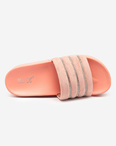 Pinke Damenpantoffeln auf der Sunavi-Plattform. Schuhe