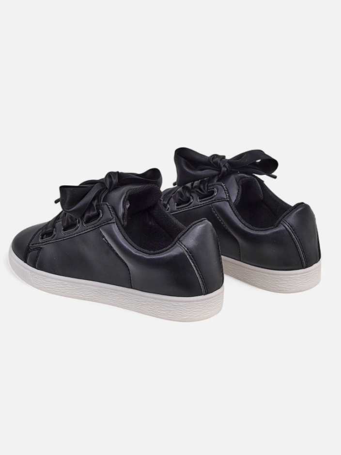 Royalfashion Damensneaker aus eco-Leder mit dekorativen Schnürsenkeln Etti