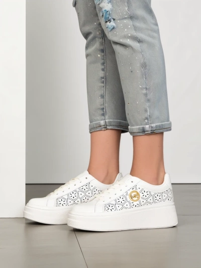 Royalfashion Damen perforierte Plateausneaker Gevinnis