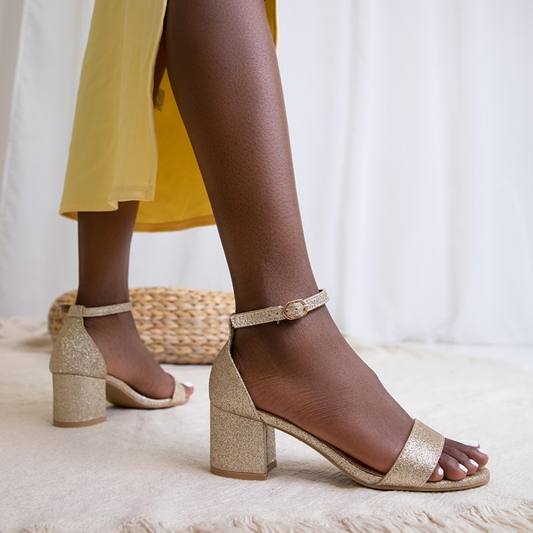 Goldene Damen-Sandalen aus Brokat mit niedrigem Pfosten Brossina - Schuhe