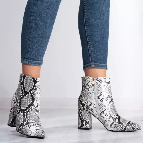 OUTLET Чорно-білі чоботи на стовпі із серпантином Verano - Туфлі