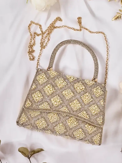 Royalfashion Kleine Damenhandtasche mit Strasssteinen und Perlen