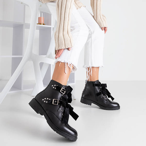 Чорні черевики з шипами та велюровими бантами Caterina - Взуття